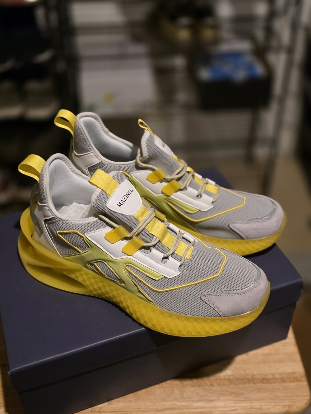 Mazino Men's Gray and Yellow Performance Sneakers